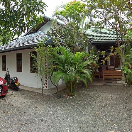Rituale Guest House - Surf & Yoga Mirissa Exterior photo