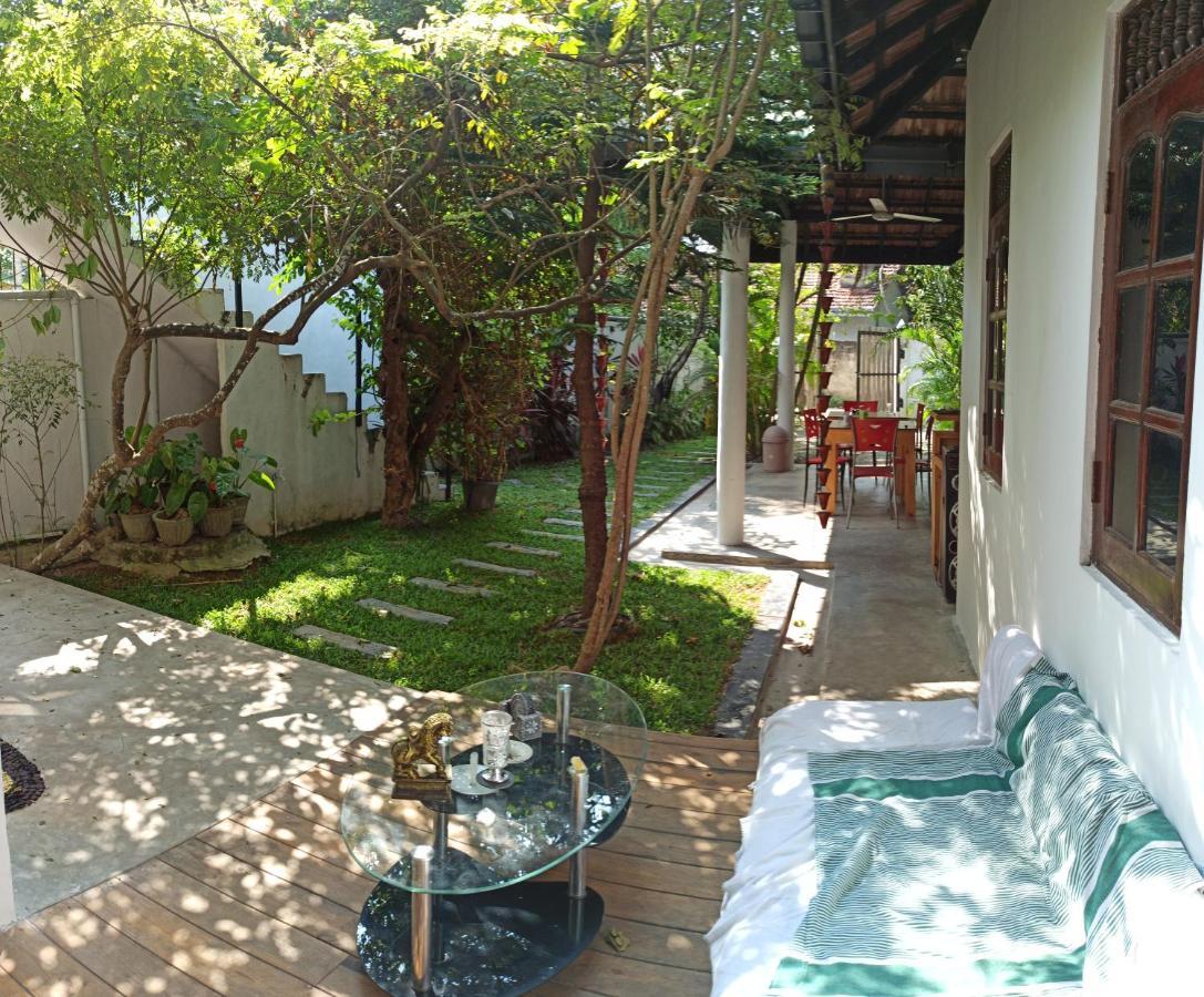 Rituale Guest House - Surf & Yoga Mirissa Exterior photo